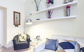 Hostly-Volturno Suite Apartment-Center Of Rome